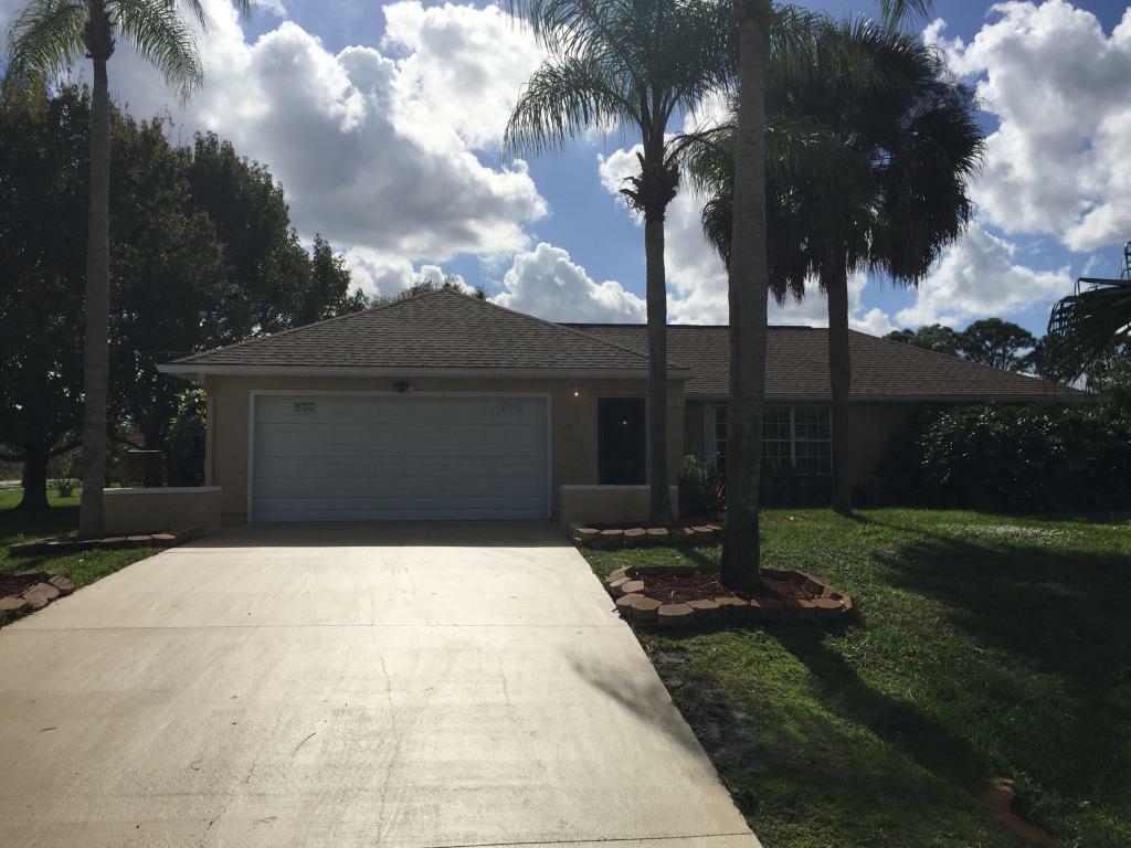 Property Photo:  2198 SE Pyramid Road  FL 34952 