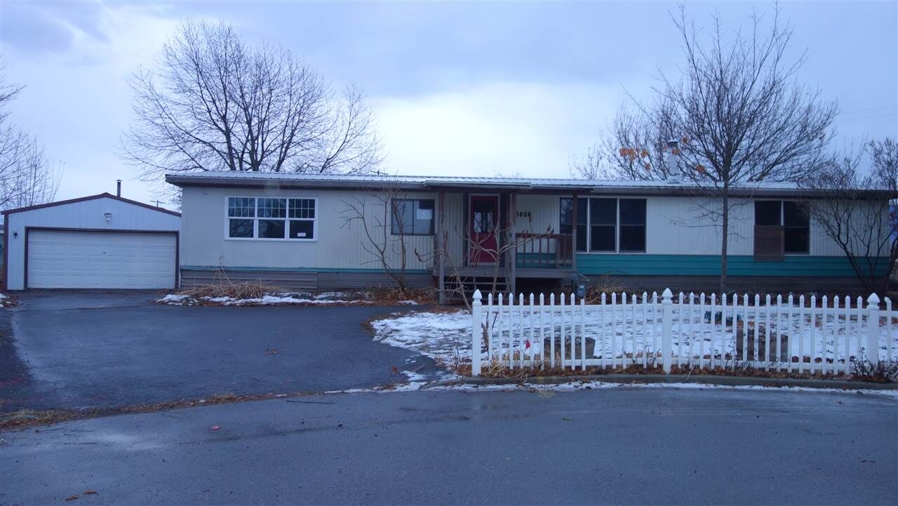 Property Photo:  1406 N Aladdin Rd  WA 99016 