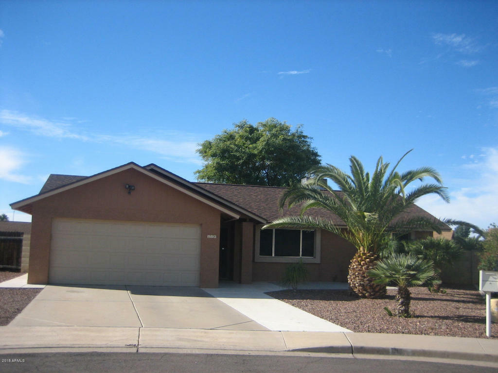 Property Photo:  614 S Raven Circle  AZ 85208 