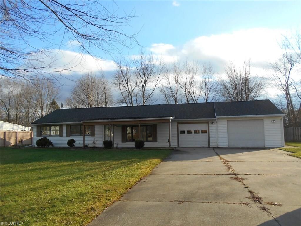 Property Photo:  1700 Manor Drive  OH 44241 