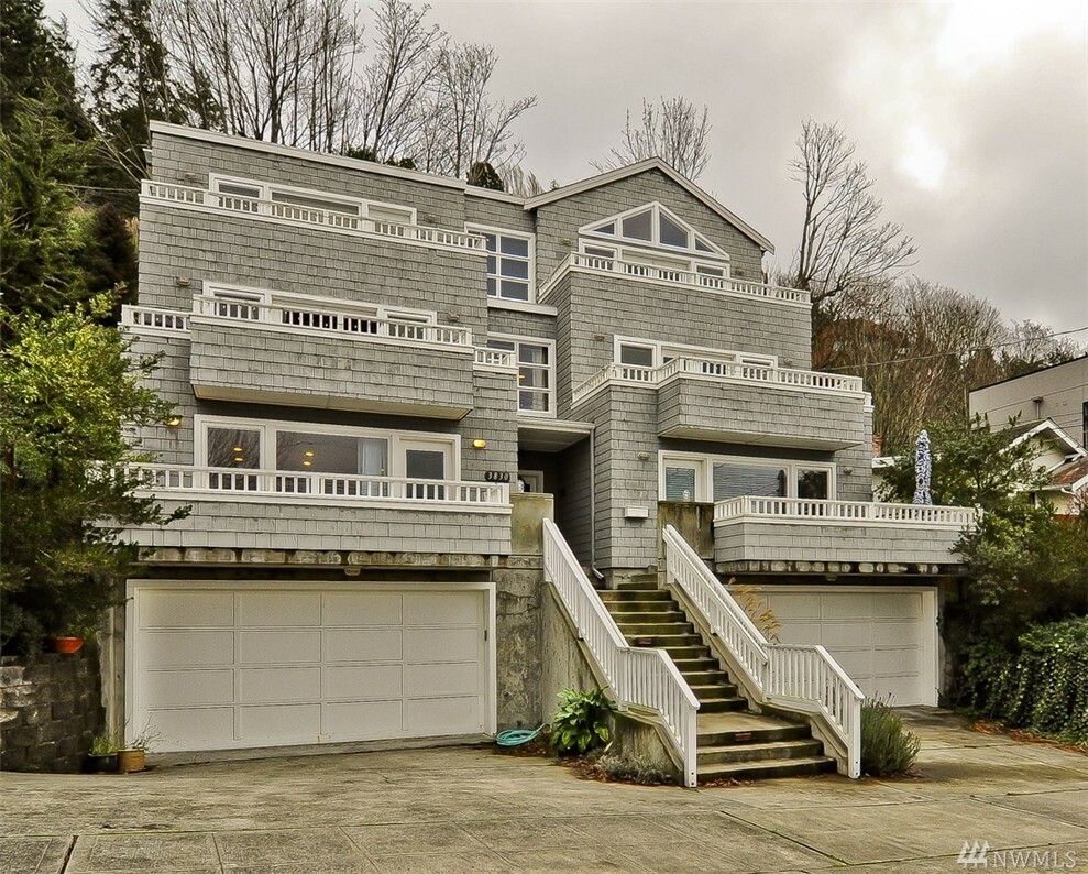 Property Photo:  3830 59th Ave SW B  WA 98116 