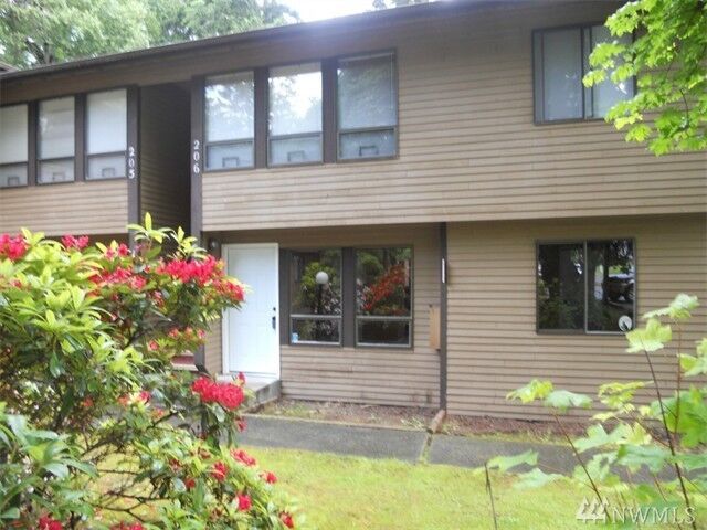 Property Photo:  1101 SW Harrier Cir 106  WA 98277 