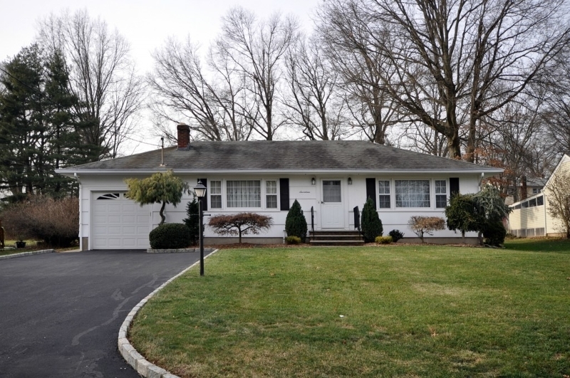 Property Photo: 17 Woodcrest Rd NJ 07981