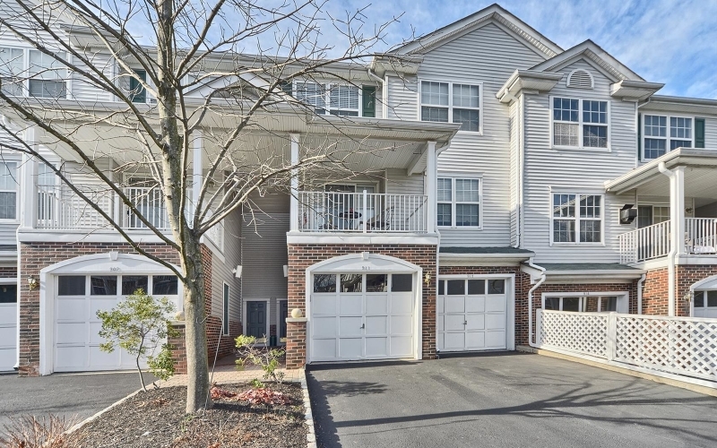 Property Photo:  912 Hawley Ct  NJ 07834 