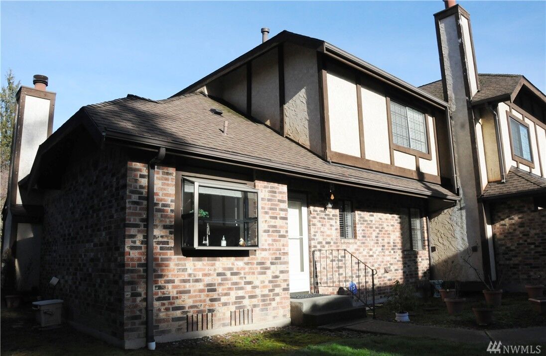 Property Photo: 817 144th Ave NE WA 98007
