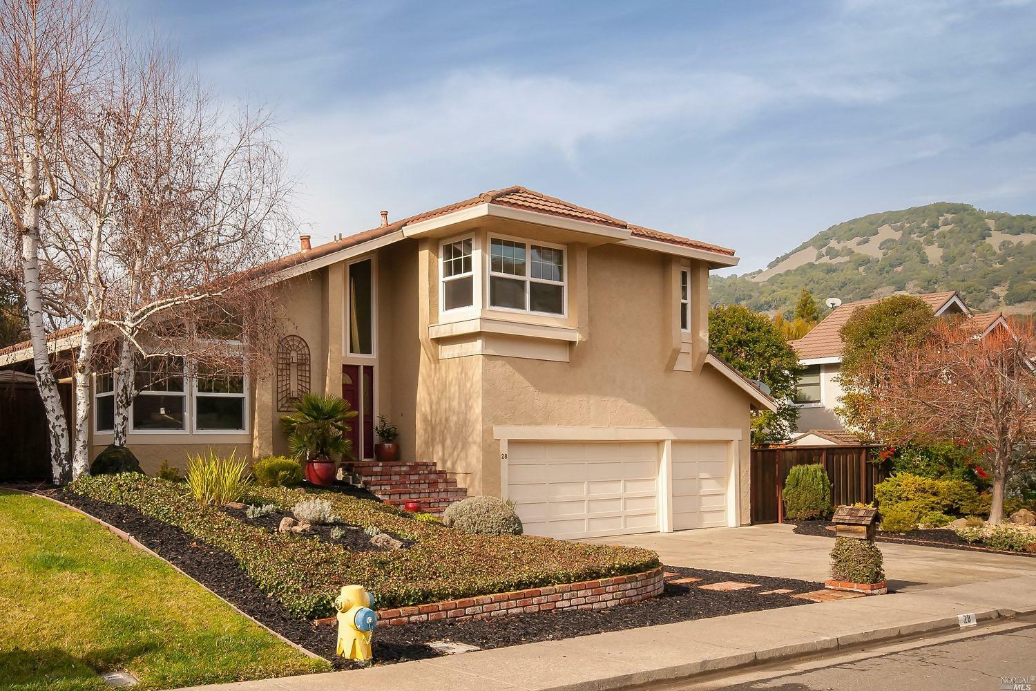 Property Photo:  28 Woodleaf Court  CA 94945 