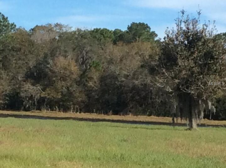Property Photo: 2003 E 148th Court FL 34212
