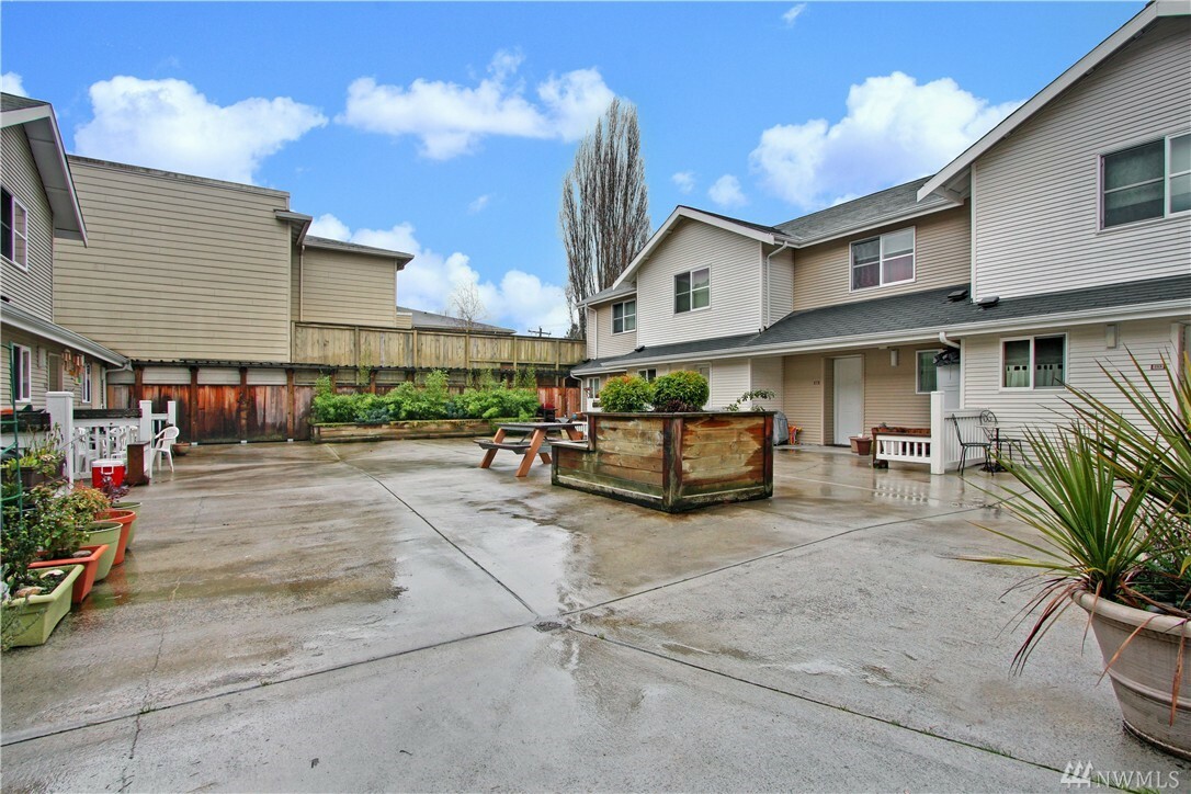 Property Photo: 2401 SW Brandon St 217 WA 98106