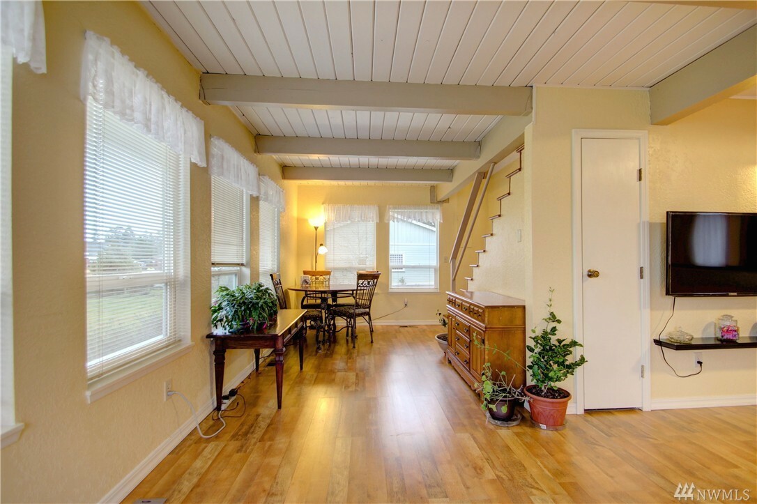 Property Photo: 8255 Chilliwack Rd WA 98230