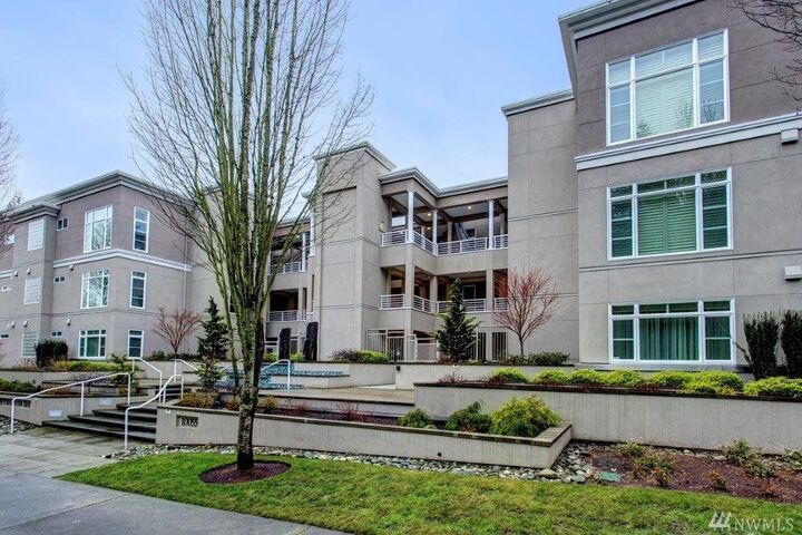 10055 Meydenbauer Wy SE 4  Bellevue WA 98004 photo