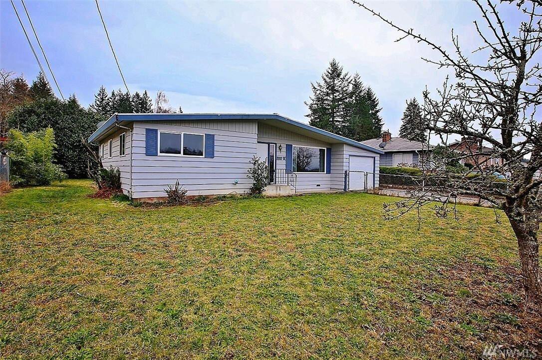 Property Photo:  2597 Lincoln Ave SE  WA 98366 