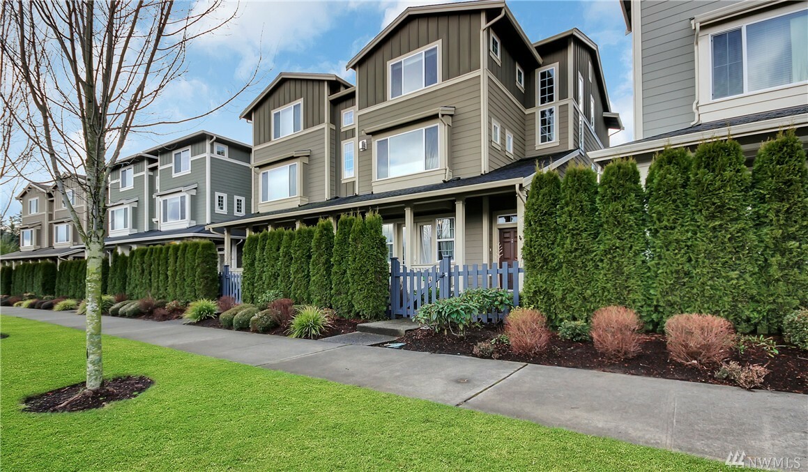 Property Photo:  8007 Douglas Ave SE 23  WA 98065 