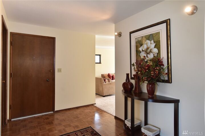 Property Photo:  300 N 137th St B  WA 98133 