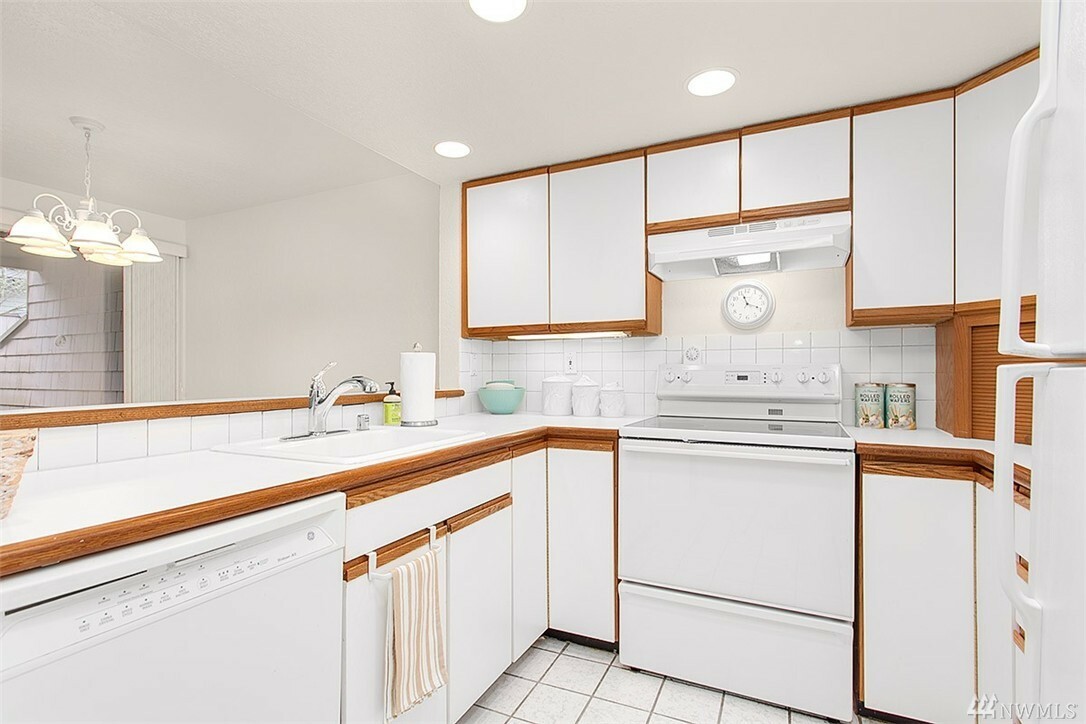 Property Photo: 727 143rd Ave NE C11 WA 98007