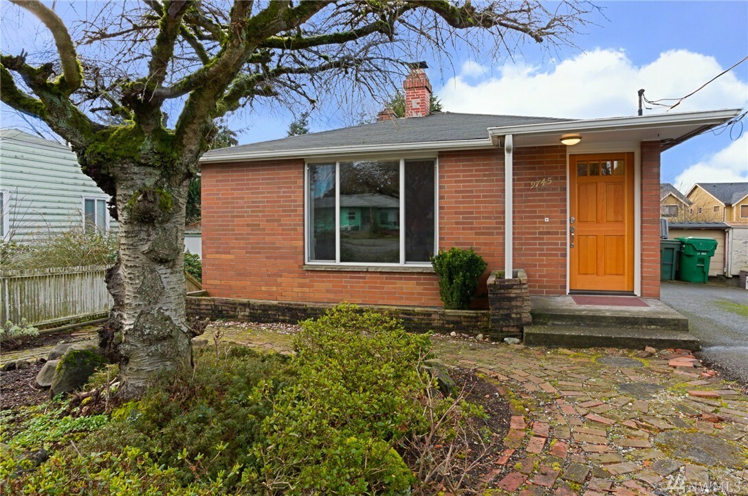 Property Photo: 9745 3rd Ave NW WA 98117