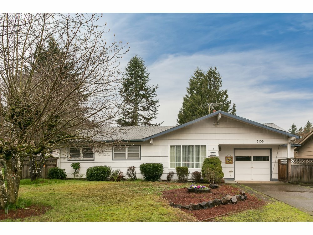 Property Photo: 3135 SE 165th Pl OR 97236