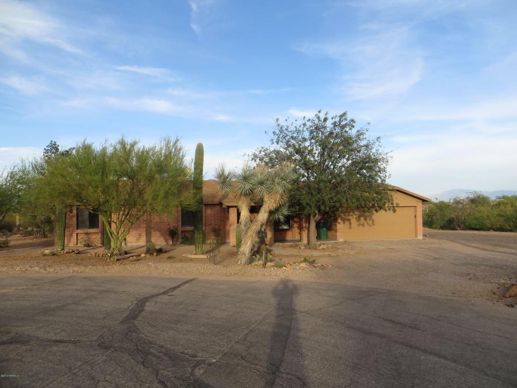 Property Photo: 5441 W Idle Hour Place AZ 85745