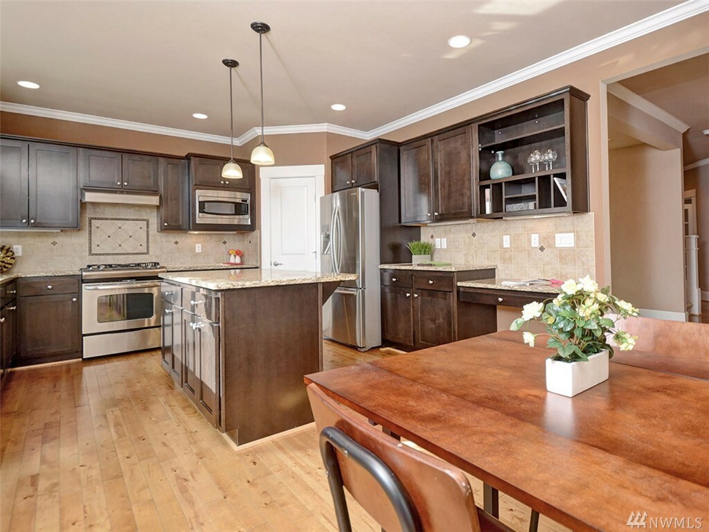 Property Photo: 5263 NE 10th St WA 98059