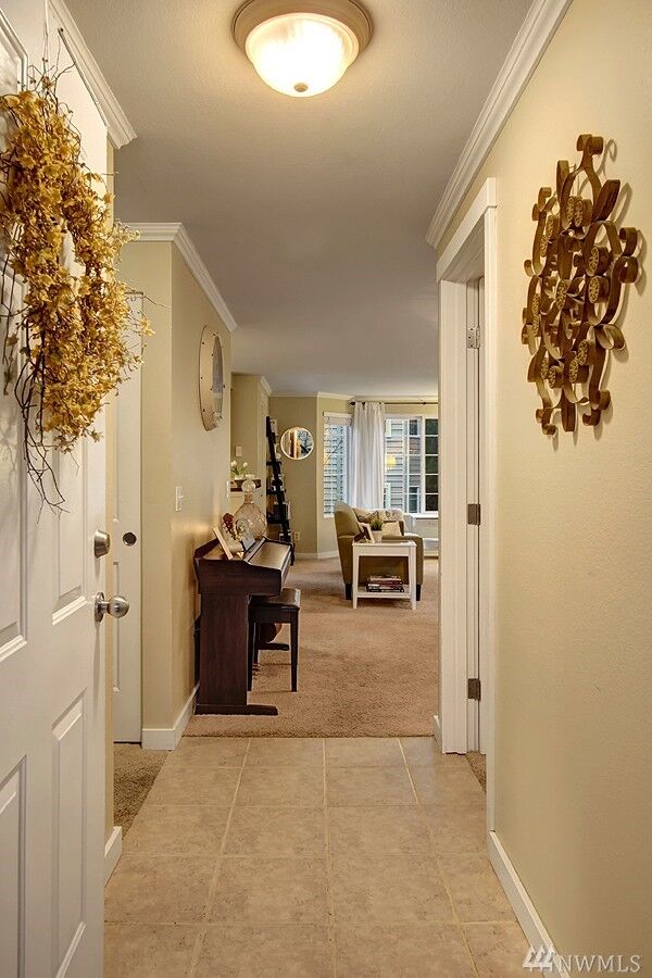 Property Photo: 9834 NE 122nd St R202 WA 98034