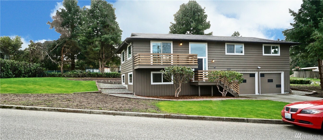 Property Photo:  1717 N Skyline Dr  WA 98406 