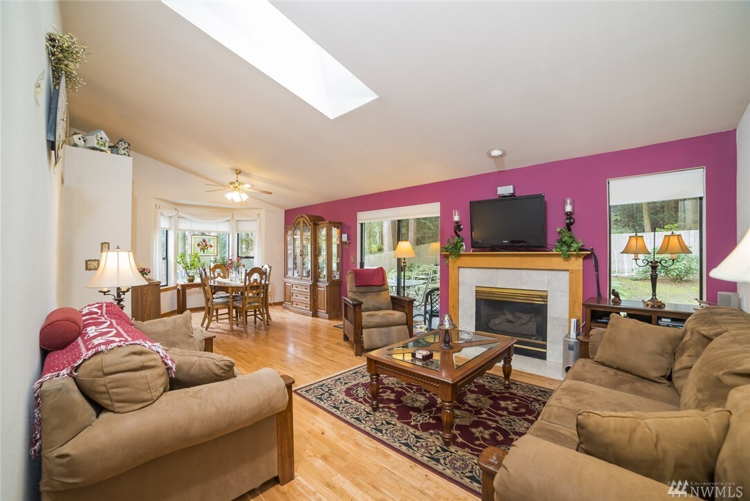 Property Photo:  352 Stillaguamish Place  WA 98257 