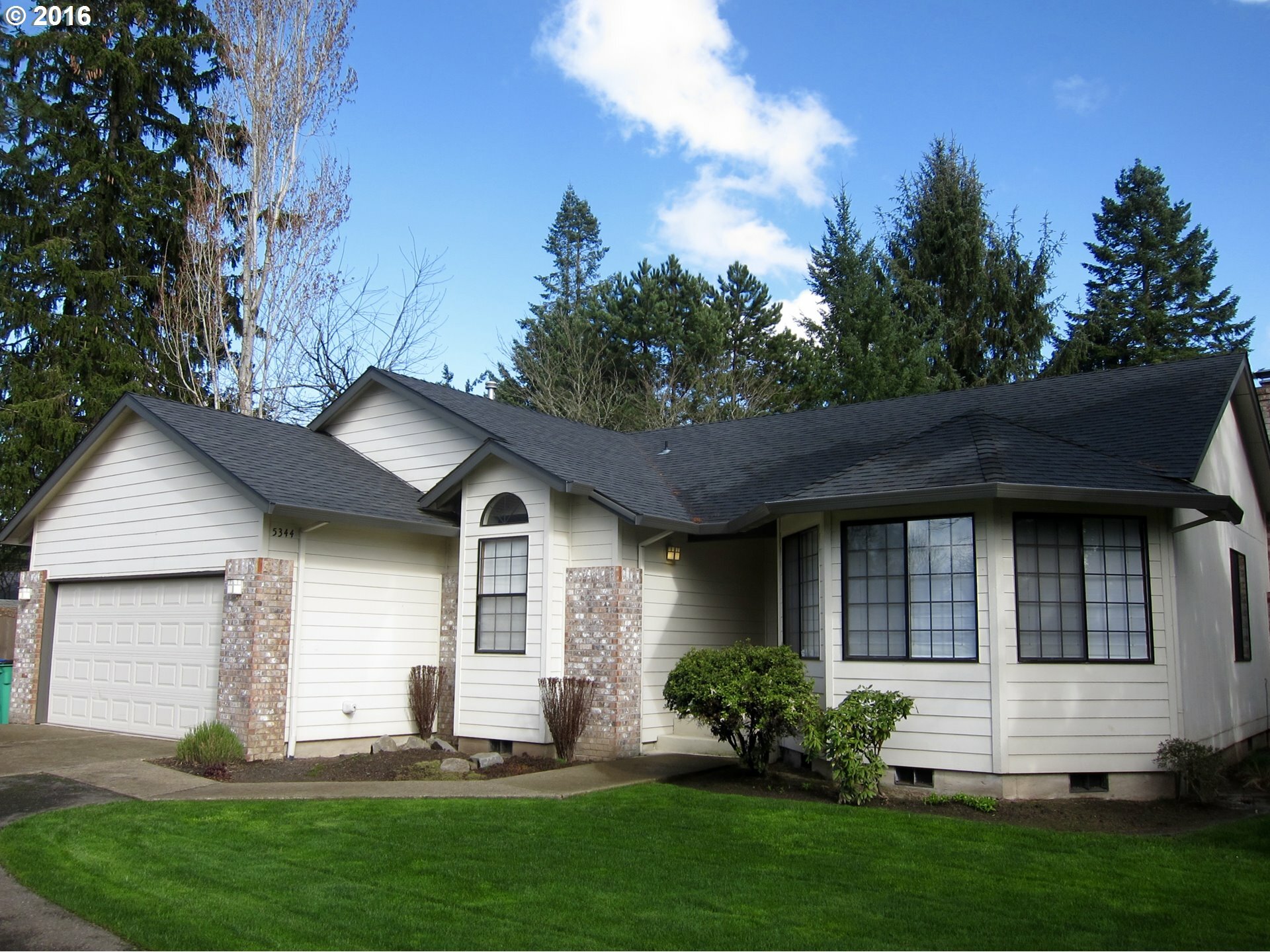 Property Photo:  5344 SW 65th Ave  OR 97221 