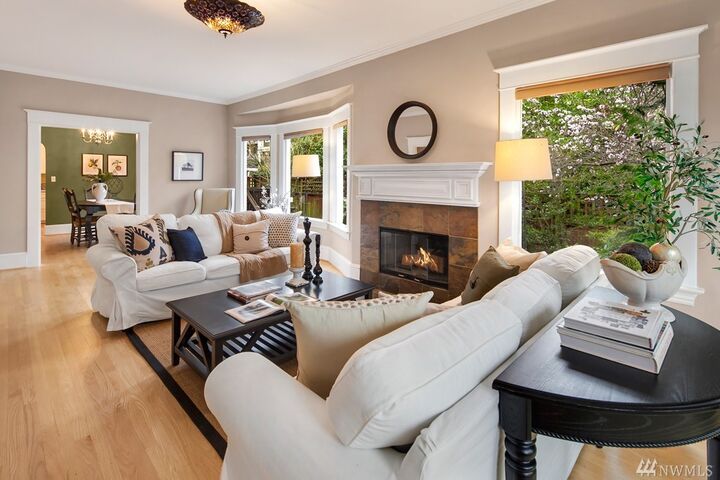 Property Photo: 5202 Wallingford Ave N WA 98103