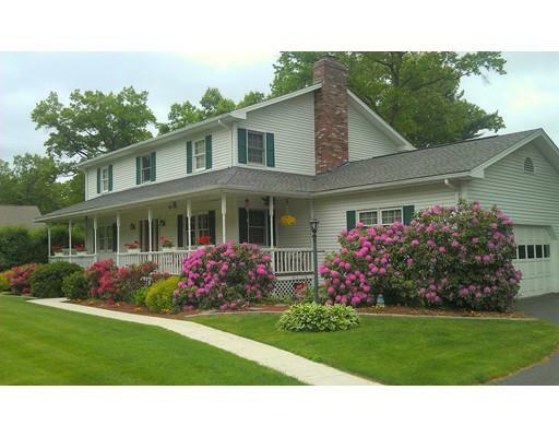 Property Photo: 127 Pineridge Dr MA 01085
