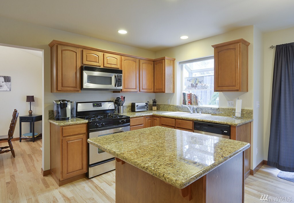 Property Photo: 23916 SE 281st St WA 98038