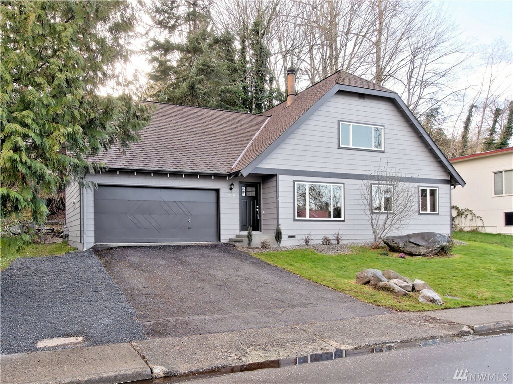 Property Photo:  1709 Glennwood Ave SE  WA 98058 