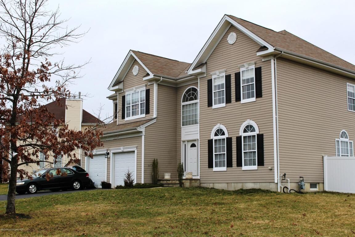 Property Photo:  19 Victoria Circle  NJ 08527 