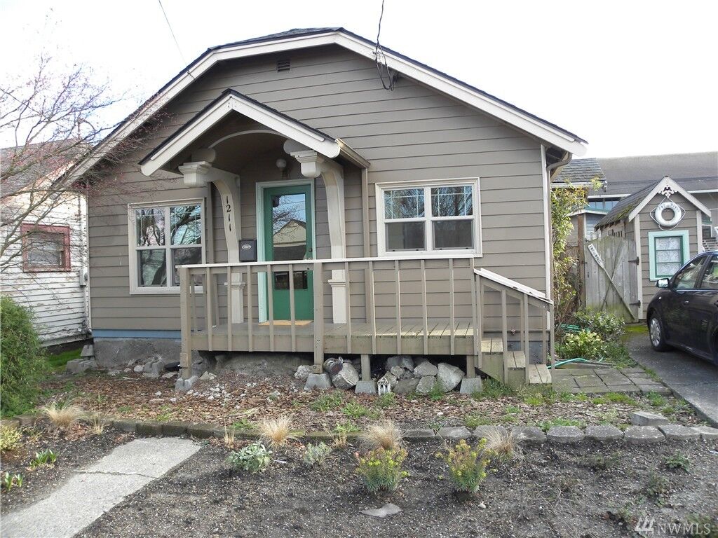 Property Photo:  1211 12th  WA 98221 