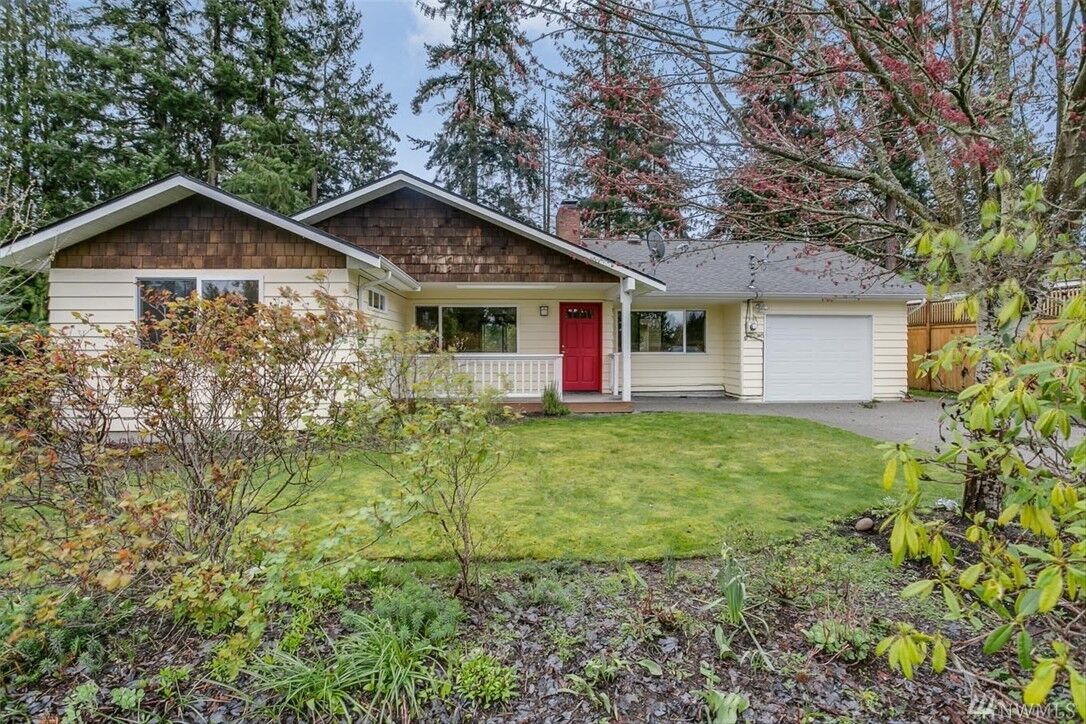 Property Photo: 19348 2nd Ave NW WA 98177