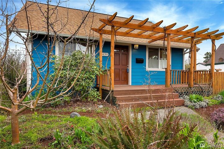 Property Photo: 2430 Henry St WA 98225