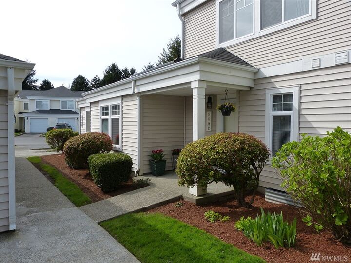 Property Photo: 5402 S 237th Place WA 98032