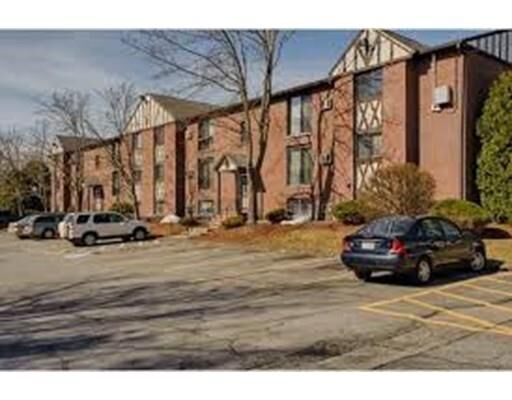 Property Photo: 1239 Lawrence St 204 MA 01852