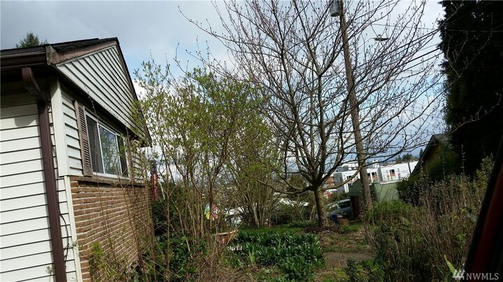 Property Photo: 5209 Renton Ave S WA 98118