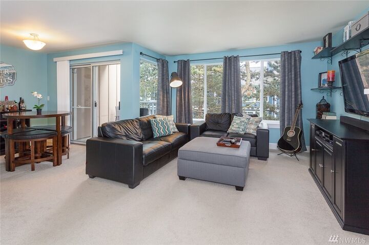 Property Photo:  300 N 130th Street 4305  WA 98133 