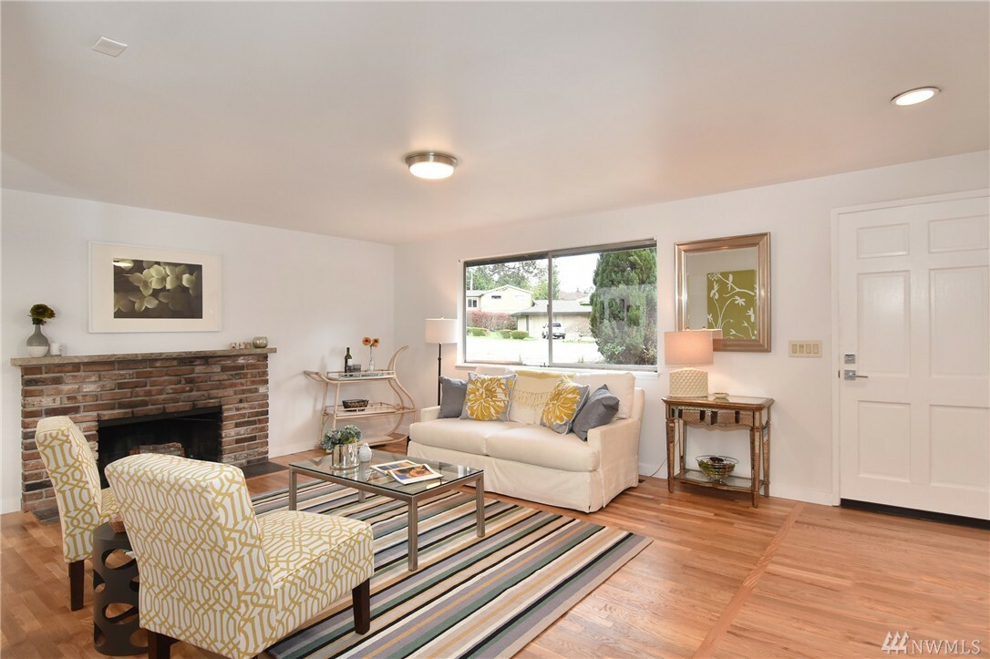 Property Photo: 8700 NE 11th WA 98039