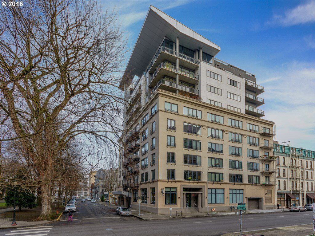 Property Photo:  300 NW 8th Ave 702  OR 97209 