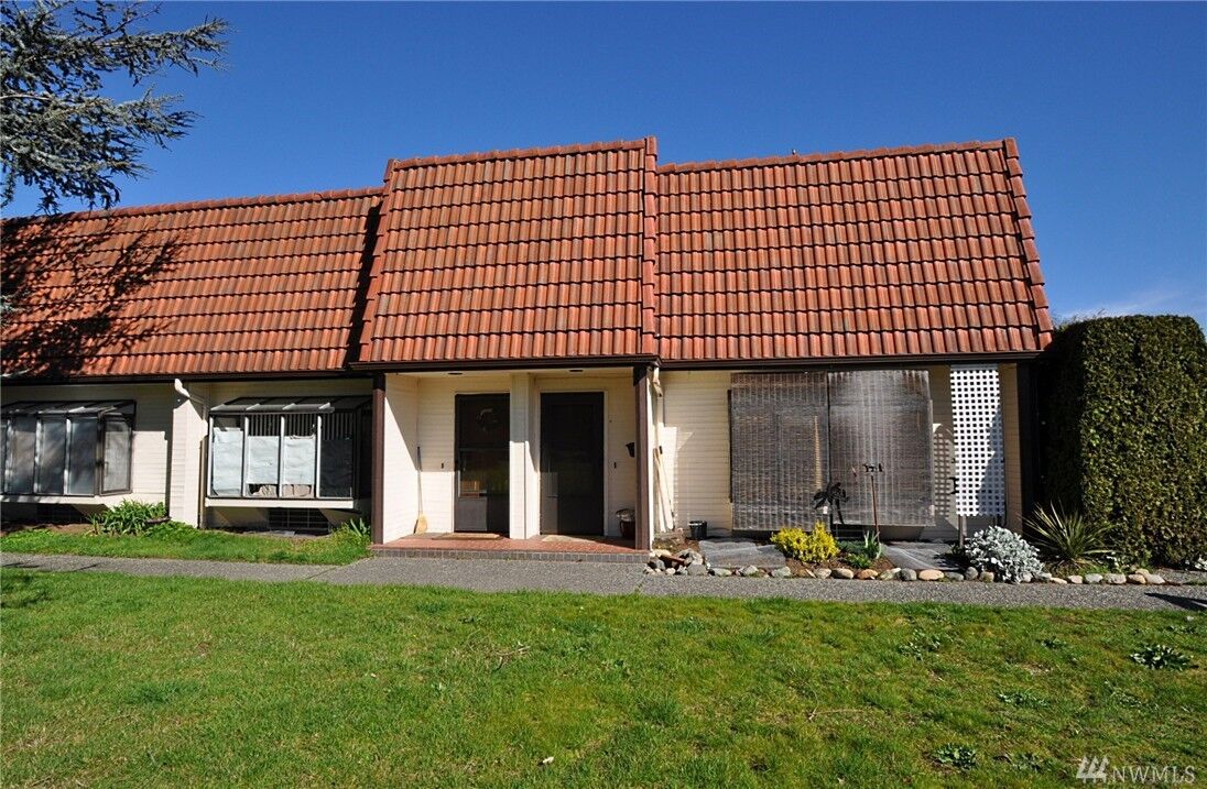 Property Photo:  1012 Columbia Ave 15  WA 98270 