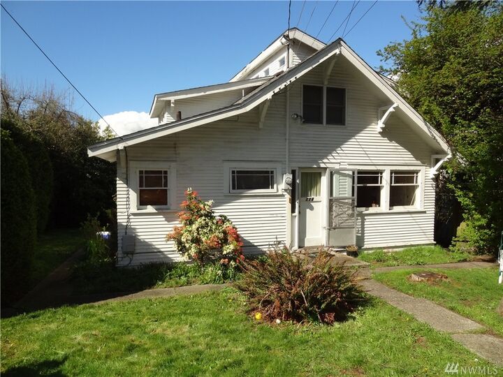 Property Photo: 704 N Forest WA 98225