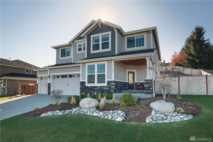 Property Photo: 11208 Shawnee Rd E WA 98374