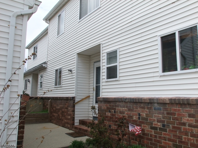 Property Photo:  506 Reed Ct  NJ 08822 