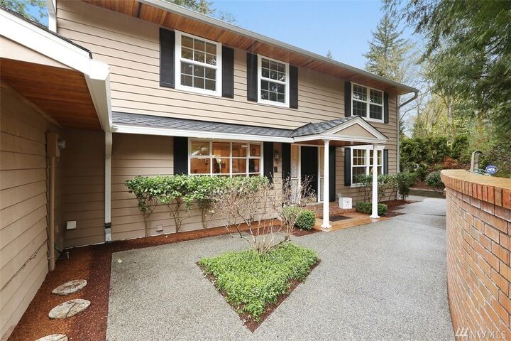 Property Photo: 14611 SE 60th St WA 98006