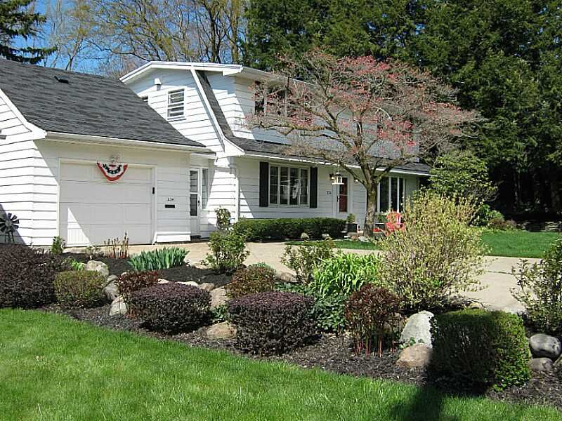 Property Photo: 234 E Lakeview Boulevard PA 16504