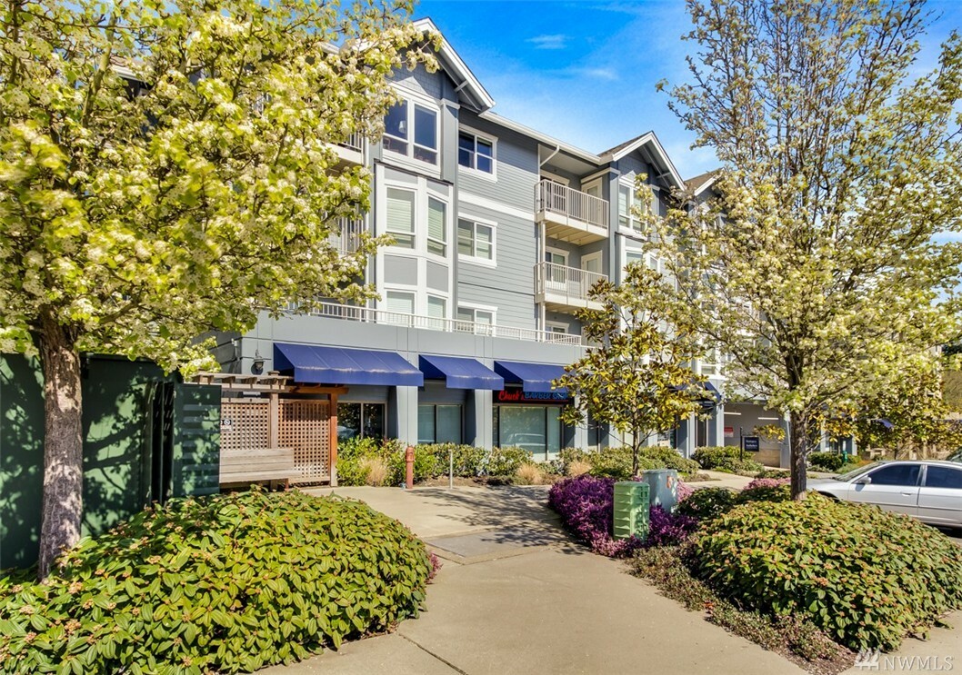 Property Photo: 300 High School Rd NE 218 WA 98110