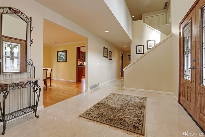 Property Photo: 7266 Holly Hill Dr WA 98040