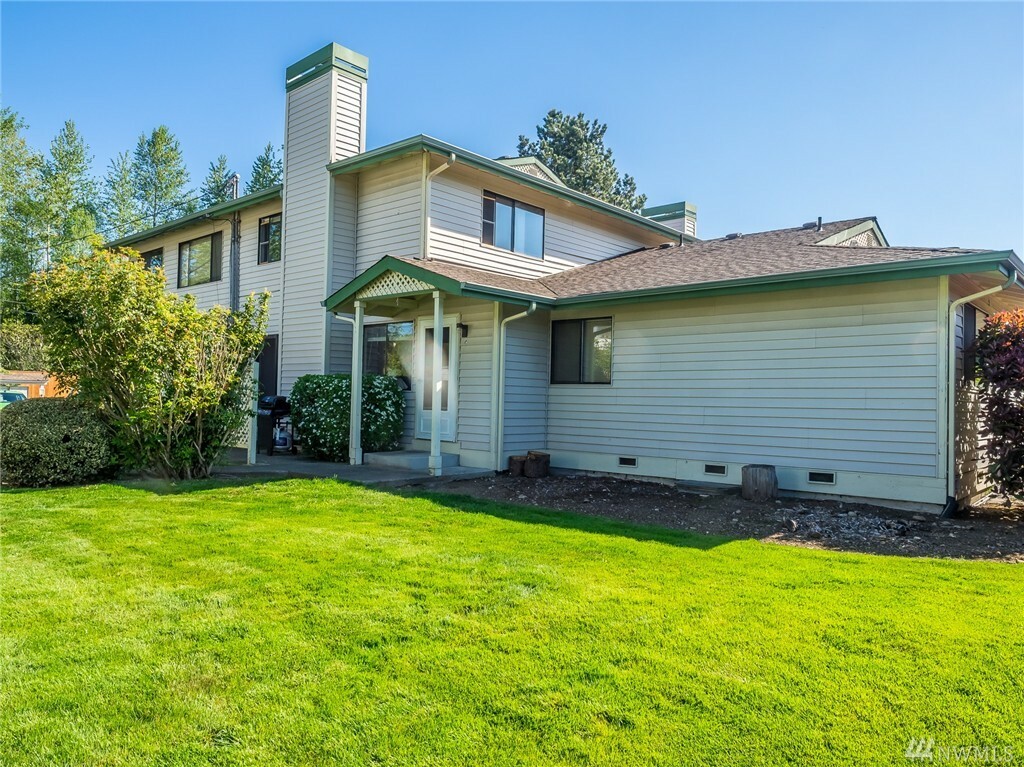 Property Photo:  1704 201st Place SE 5-C  WA 98012 