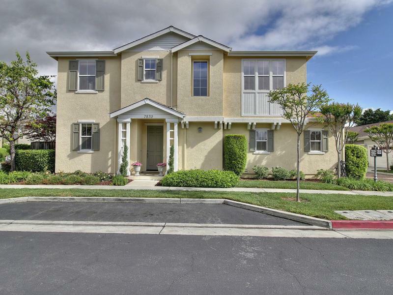 Property Photo:  7870 Dickens Way  CA 95020 